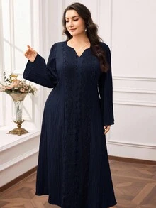 Al Najma Robe style arabe pour femmes grandes tailles, col cranté, manches évasées, patchwork en dentelle, couleur unie - Bleu marine - Voir 4