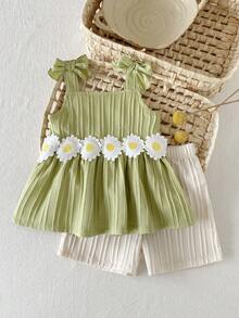 SHEIN Vintaside Kids 2件套女婴幼儿/新生儿0-3岁休闲日常可爱度假条纹蝴蝶结装饰吊带背心+短裤套装，春夏款 - 綠色 - 查看 2