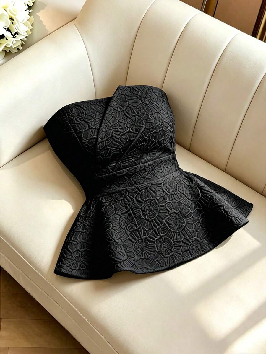 GlowEve Blusa casual ajustada de verano para mujer con diseño de bandeau de jacquard blanco, apta para uso diario - Negro - Ver 1