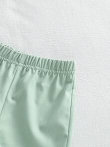 SHEIN Playful Pals 男嬰夏季時尚新款彩色復古條紋紋理 Polo 衫與短褲套裝，時尚帥氣，舒適面料，適合日常穿著、戶外活動與開學 - 綠色 - 查看 5