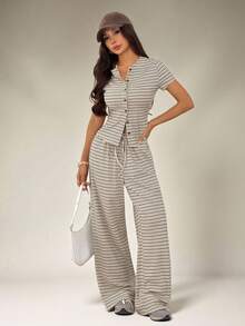 SHEIN PETITE 女款休閒黑白條紋前開襟短袖上衣與寬腿褲兩件套，春夏套裝，舒適居家服，適合嬌小女性 - 彩色 - 查看 3