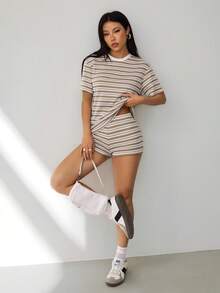 SHEIN PETITE 2件組女款條紋圓領T恤與鬆緊腰長褲，藍白條紋，夏季休閒早午餐居家度假套裝，適合嬌小女性 - 彩色 - 查看 7