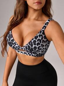 Dewbera Dewbera Leopard Print Sports Bra With Fixed Cups, Twist Detail, Hollow-Out, High Support, Racerback - Multicolor - View 3