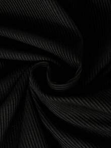 GlowEve CURVE 大尺碼女款春夏新款休閒優雅通勤拼色襯衫領露肩短袖修身時尚不對稱下擺上衣 - 黑與白 - 查看 3