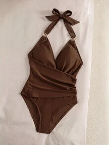 Bonvoyette Swim Chiccia 新款奢華優雅淺/奶棕色掛脖式一件式泳衣，性感深V比基尼搭配高級金色環飾，收腰顯瘦設計，蝴蝶結後背，高衩俏皮剪裁，塑身泳裝，柔軟彈性面料，極簡設計，復古Y2K辣妹風泳衣，適合夏季海灘度假、泳池派對、音樂節、熱帶沿海早午餐出遊、海島度假與時尚氛圍 - 棕色 - 查看 8