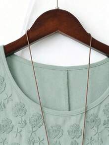 SHEIN LUNE CURVE 大尺碼女款素色亞麻感圓領刺繡七分袖休閒襯衫 - 綠色 - 查看 3