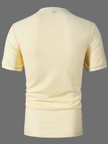 Manfinity Homme 男士半開襟休閒商務 Polo 衫，極簡設計，適合夏季與儀式場合 - 鵝黃色 - 查看 2