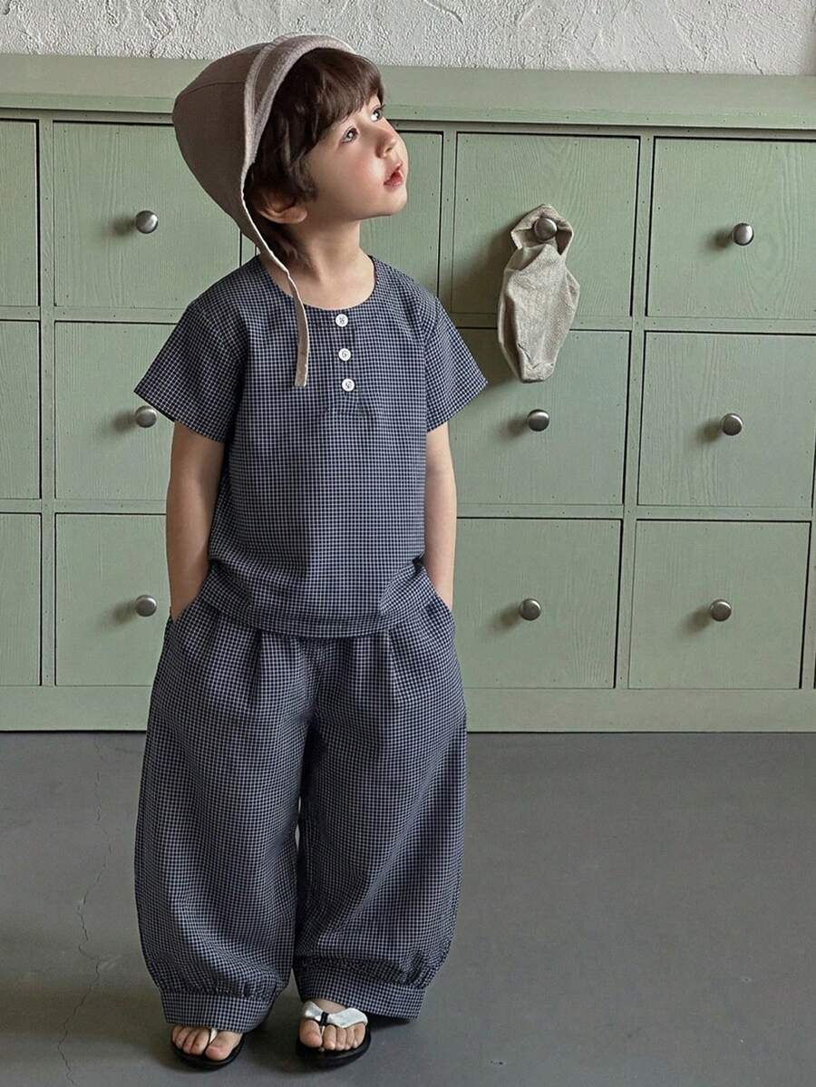 Dazy Kids 小男孩休閒格紋短袖上衣與長褲套裝，夏季 - 藏蓝色 - 查看 1