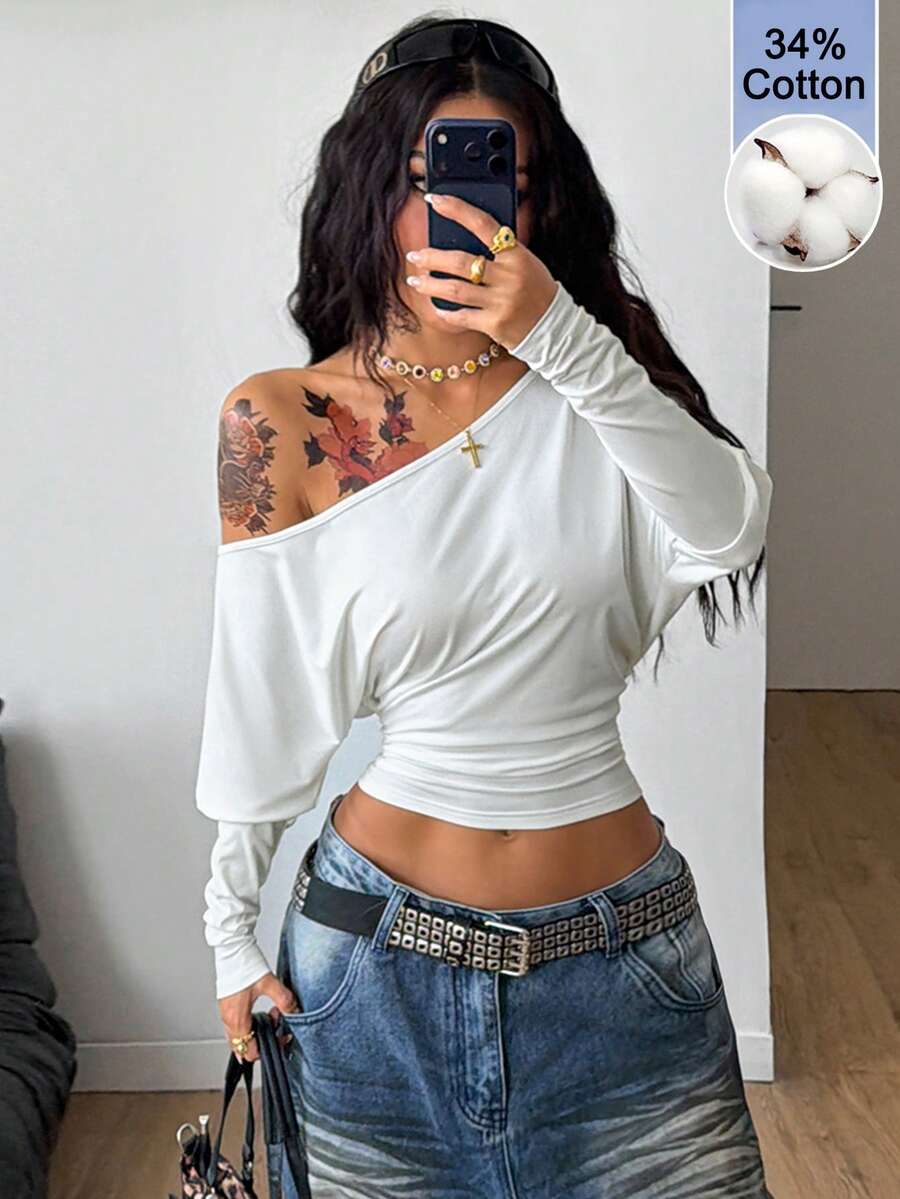 Coolane Áo thun crop nữ mùa xuân phong cách tối giản Y2K cơ bản mặc hàng ngày, casual vintage streetwear, co giãn, màu trắng, dáng rộng, cổ bất đối xứng, tay dài, nhún bèo, áo top trắng - trắng - Xem 1