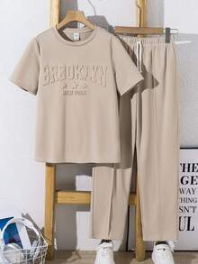 SHEIN 2 peças/Conjunto Camiseta de Manga Curta com Gola Redonda e Estampa Gráfica de Letra e Shorts Casuais Esportivos para Meninos Crianças/Pré-Adolescentes, Adequado para Ir e Vir, Escola, Uso Diário Casual, Esportes, Primavera/Verão - Caqui - Visão 6