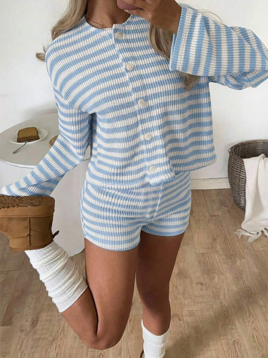 CovetEZ 女士蓝白条纹休闲纽扣上衣和短裤两件套 - 藍色 - 查看 1