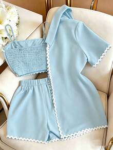 GlowEve Set de 3 piezas para mujer con camiseta de tirantes con adorno de contraste, pantalones cortos con cordón y chaqueta de manga corta - Celeste - Ver 2