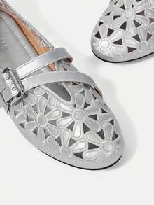 CUCCOO CHICEST Giày bệt nữ thêu rỗng, có khóa cài, thoải mái - Bạc - Xem 4