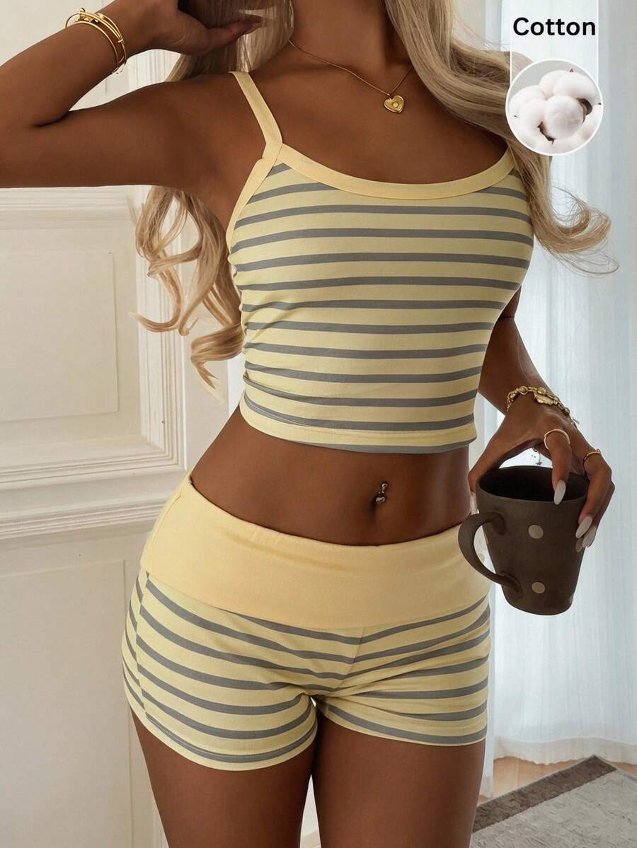 CovetEZ Bộ 2 món áo cami ngắn và quần short họa tiết kẻ sọc nữ, áo tank top sát nách dáng crop ôm sát dây mảnh, đồ mặc nhà mùa hè phong cách dễ thương, chất mềm thoải mái, thời trang dạo phố nữ - Màu vàng - Xem 1