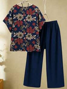 SHEIN 大尺碼女款花卉印花圓領上衣與長褲休閒套裝 傳統90年代波西米亞風 海灘度假 海軍藍 夏季 - 藏蓝色 - 查看 2