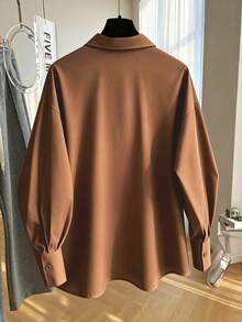 GlowEve CURVE 女款素色休閒寬鬆長袖襯衫，適合日常休閒、通勤及辦公穿著 - 咖啡棕 - 查看 2