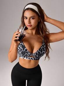 Dewbera Dewbera Leopard Print Sports Bra With Fixed Cups, Twist Detail, Hollow-Out, High Support, Racerback - Multicolor - View 7