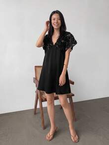 Yumoku 女款黑色優雅高貴夏季晚餐約會露背蝴蝶結袖抓褶A字短洋裝，紋理提花拼接面料 - 黑色 - 查看 6