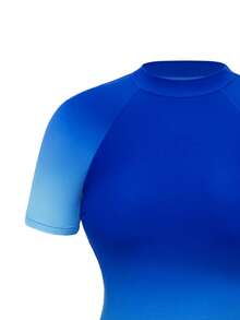 Swim SPRTY 女款春夏泳裝新品，優雅藍色漸層拼接短袖比基尼兩件式泳衣套裝，適合海灘度假 - 藍色 - 查看 13