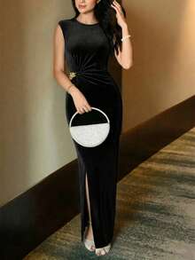 Feyla Nuevo diseño de vestido de fiesta elegante con cadena metálica decorativa, cintura fruncida y hombros acolchados - Negro - Ver 3