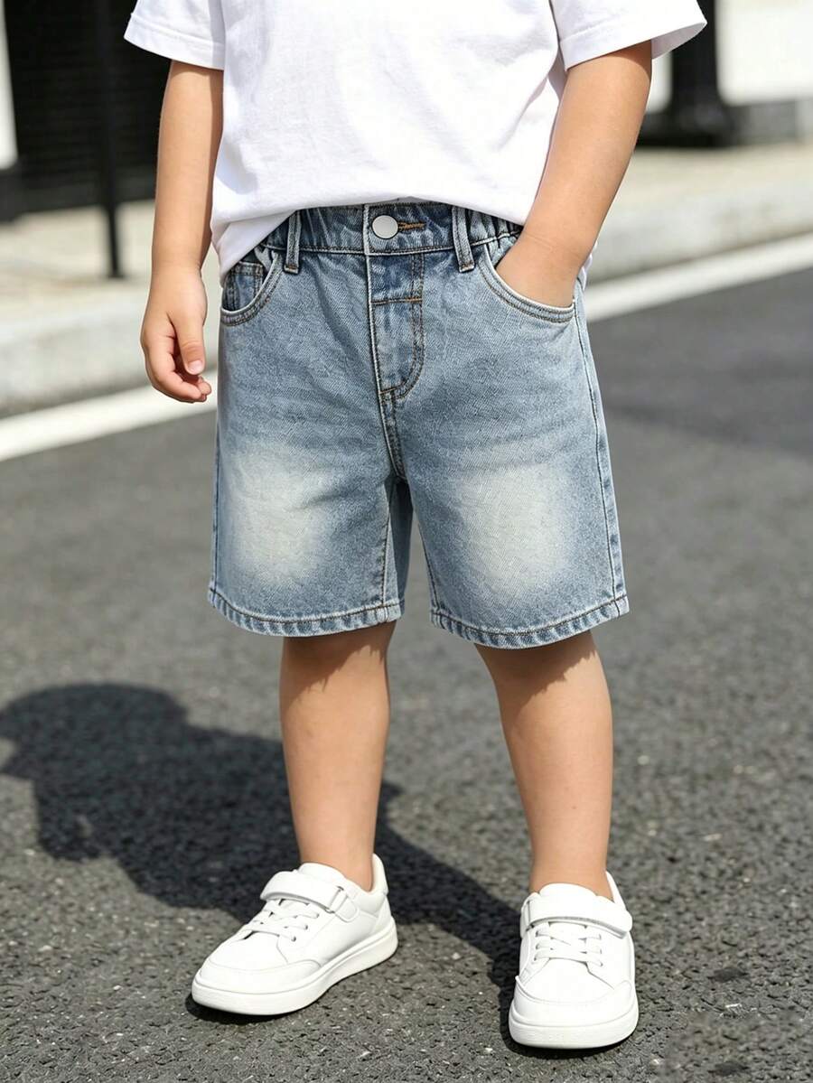 2025春夏新款男童休閒街頭酷感極簡時尚百搭舒適彈性腰水洗黑牛仔短褲，適合日常穿著 - 淺色水洗藍 - 查看 1