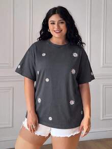 SHEIN EZwear 大码蓝色雏菊刺绣休闲短袖T恤，春夏款 - 深灰色 - 查看 3