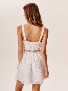Willow Rêve Robe mini à bretelles blanches brodées pour femmes, style romantique de vacances, Saint-Valentin, bohème - Blanc - Voir 2