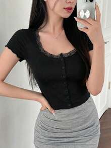 DAZY Women's Square Neck Short Sleeve Fitted T-Shirt - Black - View 2