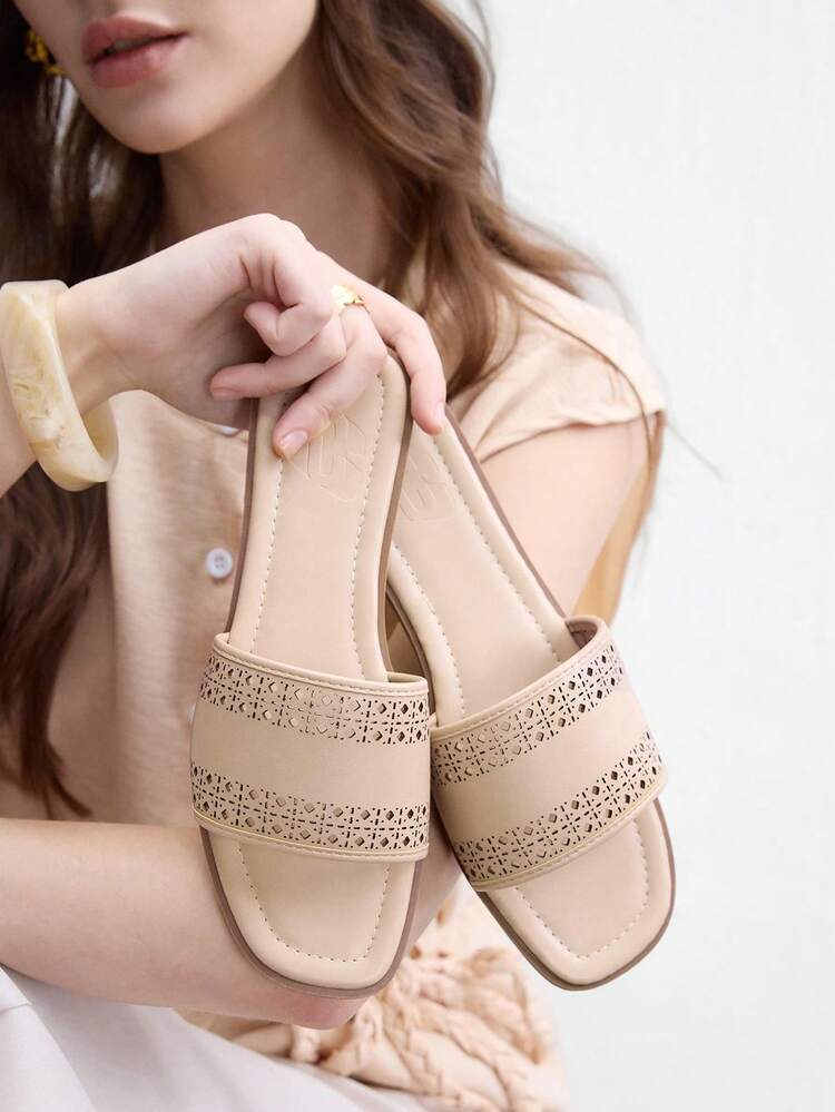 CUCCOO BIZCHIC New Apricot Laser Hollow One-Piece Slippers Comfortable And Versatile Fashionable Women's Flat Sandals