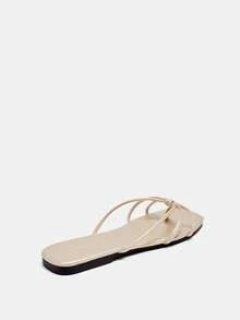 Bholvia 女式加大码纯色平底凉鞋，带趾带，方头设计，金色，时尚百搭，适合海滩、音乐节，2025 年夏季新品 - 金色 - 查看 3