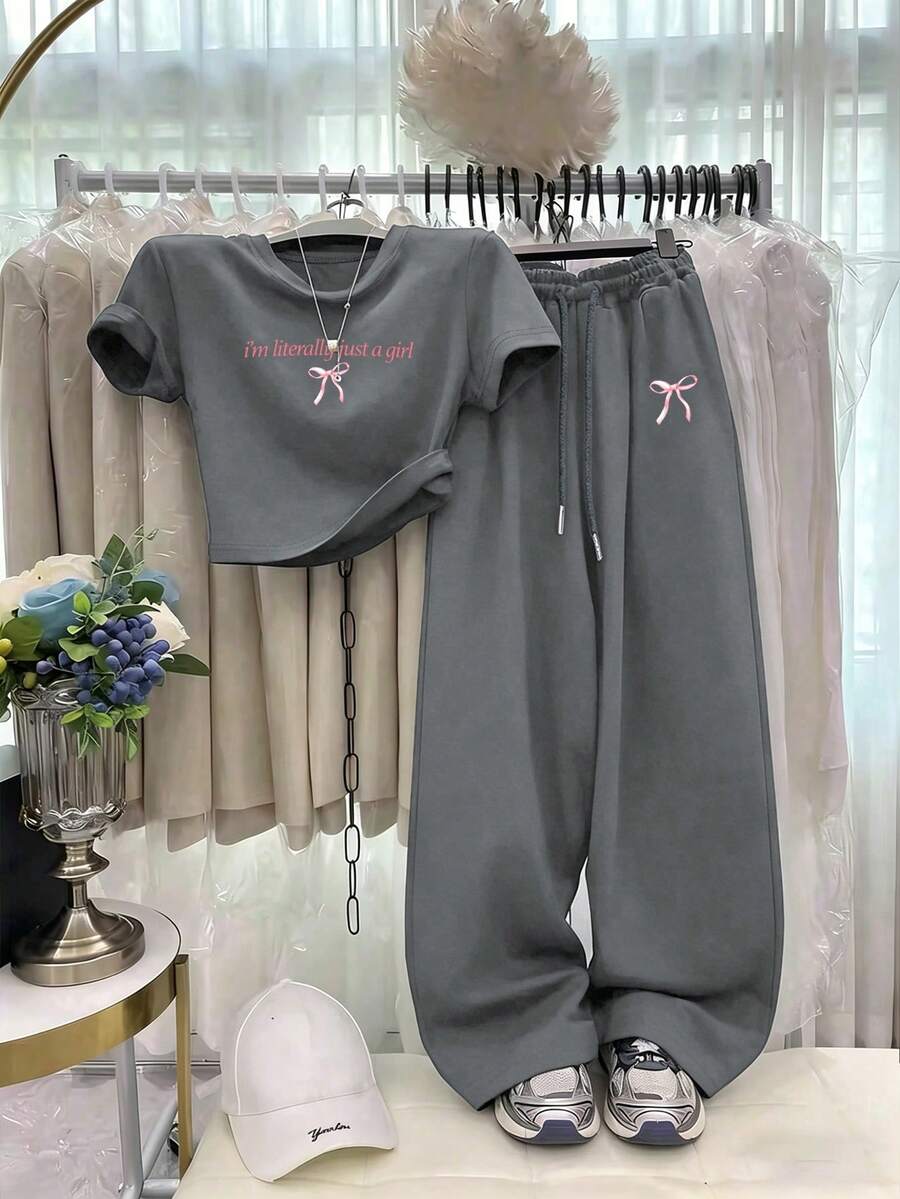 Resyla 女士休闲蝴蝶结印花短袖T恤和短裤两件套,适合日常和运动穿着 - 深灰色 - 查看 1