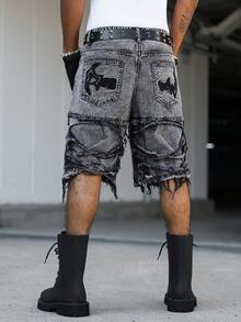 Manfinity EMRG Men's Casual Distressed Frayed Embroidered Grey Denim Shorts, Holiday - Dark Grey - View 2