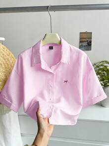 SHEIN Unity 女款藍色條紋蝴蝶刺繡寬鬆短袖短版上衣 - 彩色 - 查看 3