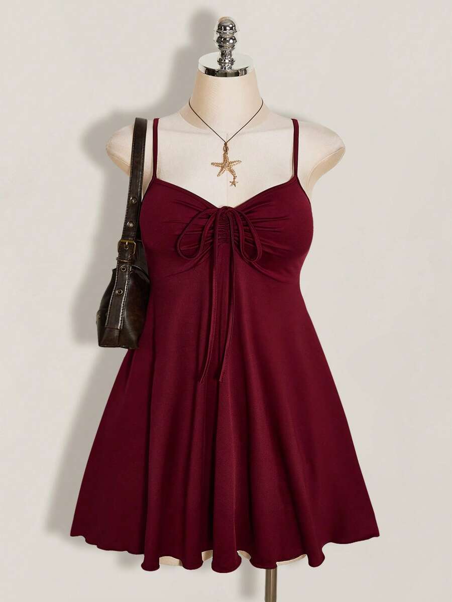 SHEIN ICON 大码女式纯色前系带褶皱吊带裙 - 酒紅色 - 查看 1