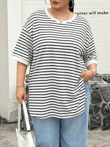 SHEIN CURVE+ 大尺碼女款休閒寬鬆舒適黑白條紋短袖大尺碼T恤，百搭日常穿搭，極簡風格，夏季 - 白色 - 查看 4