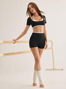 SHEIN Sports 女款 2 合 1 無袖上衣與短褲運動套裝 - 彩色 - 查看 10