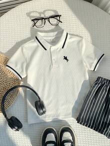 SHEIN 1件男童休闲修身学院风翻领印花针织短袖polo衫，适合日常穿着、上学、外出、运动、春夏穿着。 - 白色 - 查看 4
