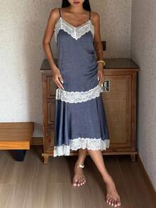 Livesso 女款舒適蕾絲拼接長版細肩帶睡裙 夏季睡衣 - 藍色 - 查看 3