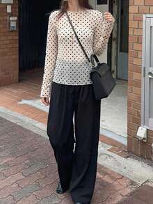 FRIFUL 女款圓領植絨黑白波點修身對比滾邊長袖印花T恤，法式優雅秋季晚餐約會穿搭上衣 - 黑色 - 查看 6