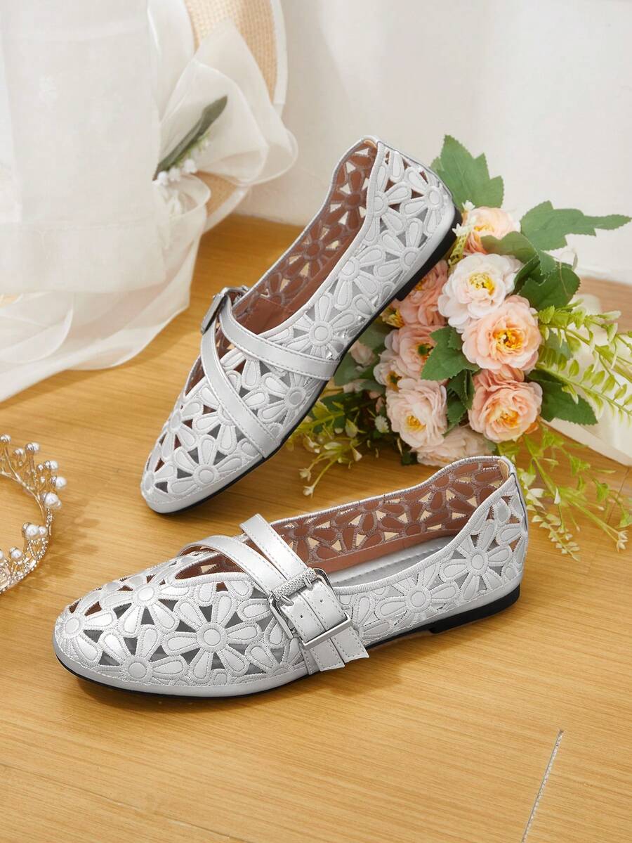 CUCCOO CHICEST Giày bệt nữ thêu rỗng, có khóa cài, thoải mái - Bạc - Xem 1