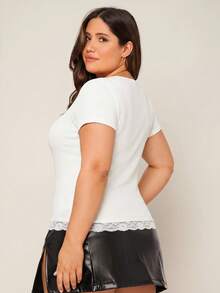 SHEIN BASICS Plus Size Summer Casual Solid Color Lace Trim T-Shirt Gym Brown - White - View 3