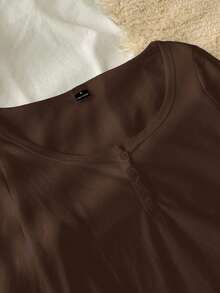 Tseoso 女款新款 95% 棉棕色休閒半拉鍊 T-Shirt，四季百搭居家穿著 - 棕色 - 查看 4