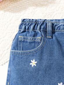 SHEIN Jeans stile Y2K per ragazze pre-adolescenti, denim slavato vintage, tasche con ricamo a fiocco rosa, pantaloncini di jeans a gamba dritta morbidi e comodi, abbigliamento casual di strada - Blu lavato medio - Visualizzare 5