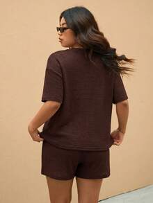 Elaquor Plus Size Women's Solid Color Round Neck Short Sleeve T-Shirt And Shorts Casual Two Pieces Set - Brown - View 2