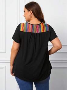 Comfylo Plus Geo Pattern Tee, Summer - Black - View 2