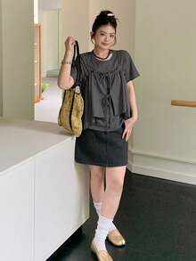 Dazy Plus 2件套系带宽松圆领短袖蝴蝶结褶皱荷叶边休闲套头衫，大码女装春夏款 - 深灰色 - 查看 5