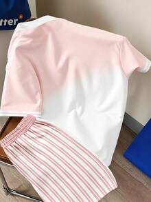 Manfinity Hypemode Conjunto casual desportivo de t-shirt de manga curta e calções com gola de cor contrastante, riscas degradê rosa e branco, estampado de letra simples, streetwear de verão unissexo, férias - Multicolorido - Ver 2