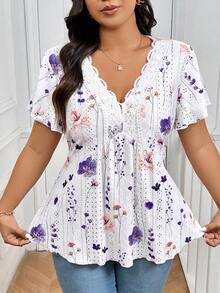 SHEIN Frenchy 大尺碼女款紮染碎花V領蕾絲拼接紋理T恤 - 紫色 - 查看 1