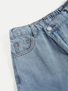 SHEIN Tween Girls Fashion Casual Y2k Vintage Cool Street Light Blue Simple Comfortable Loose Asymmetrical Waistline Denim Shorts For Tween Girl Clothes Tween Girls Dailywear And Tween Girl Spring To Summer Rave Outfits Festival And Outfits Streetwear Clothes Clothes Back To School Clothes Day Time City Break - Blue - View 3