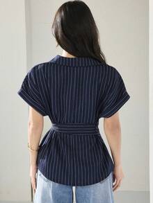 Modelyn 大尺碼女款條紋短袖綁腰休閒襯衫 - 彩色 - 查看 2